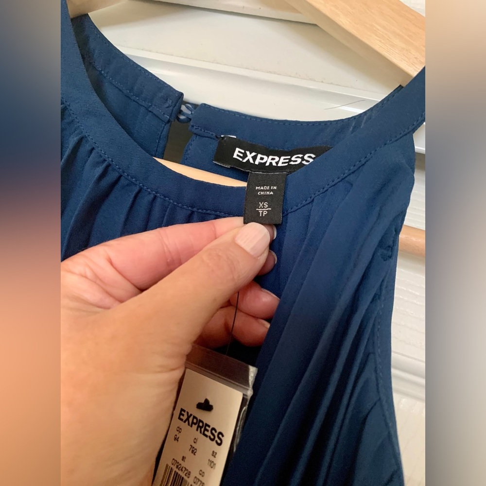 Express Dress - Picture 7 of 13